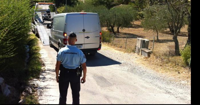 Un enfant retrouvé dans une fôret.