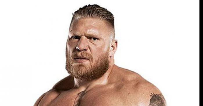 Poussage de barbe pour Brock Lesnar plus viol ?