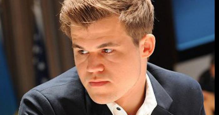 Carlsen offre le titre à Caruana !