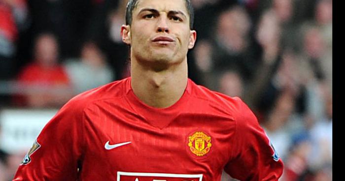 Manchester united signe Ronaldo