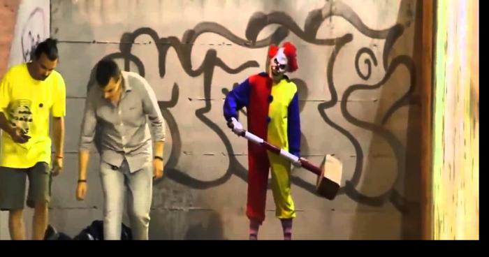 Des clowns se promènent dans Montfort-sur-risle et ont deja fait 3 victimes !