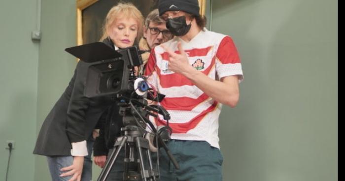 LE JOUR ET LA NUIT 2: TOURNAGE EN COURS AVEC ARIELLE DOMBASLE ET SIMON COLLIN