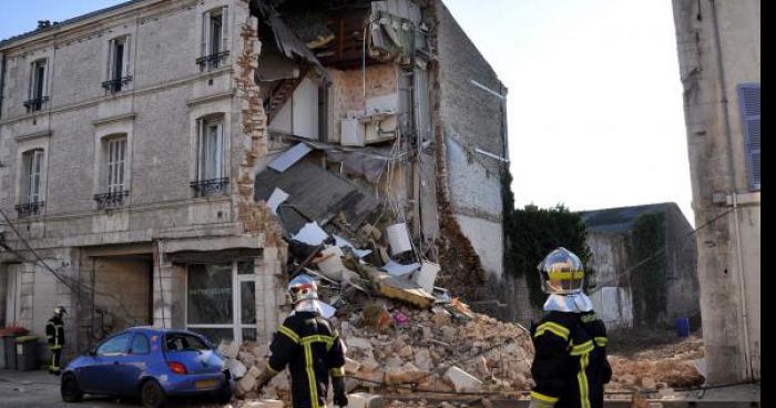 Une maison ecrouler (causse) d une incendie a seraing rue de la province