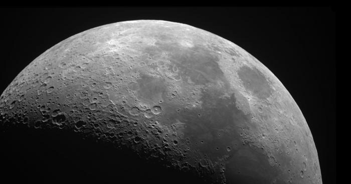 Le directeur de la Nasa avoue que la Lune est habitée