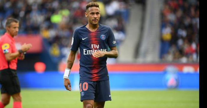 Neymar toucher au mollet