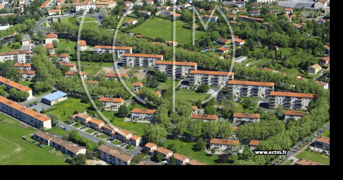 La petite cité de lardaillé prend de l'ampleur.