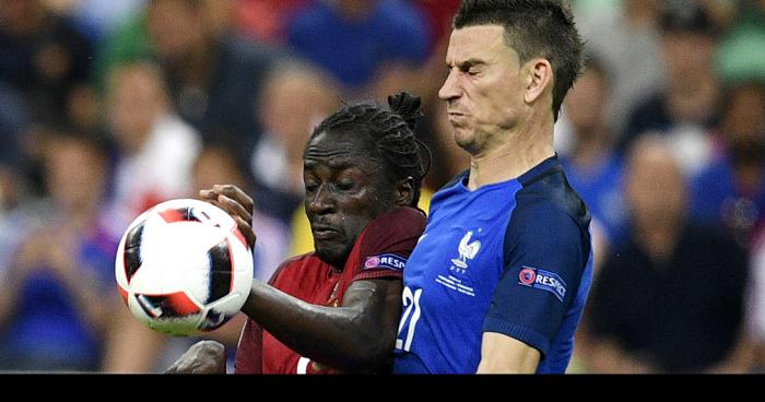 Koscielny souffre douleur des bleus le 10/06/16