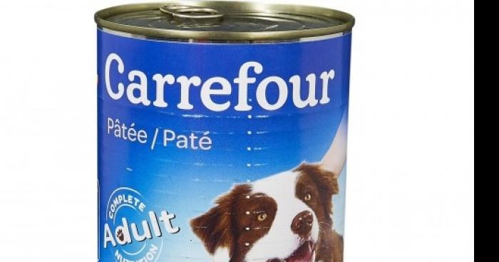 Complètement ivre, elle donne de la patée pour chien aux enfants qu’elle garde