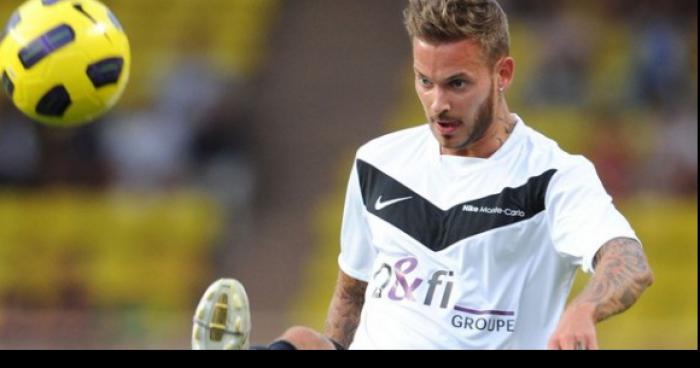 M.Pokora signe un contrat!!