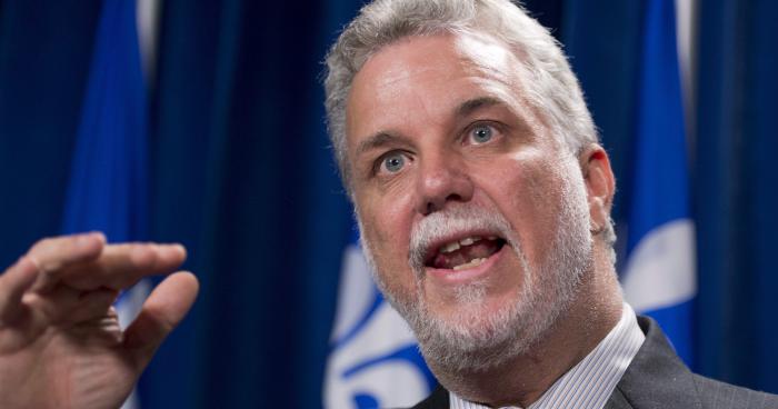 Philippe Couillard songe a controler facebook