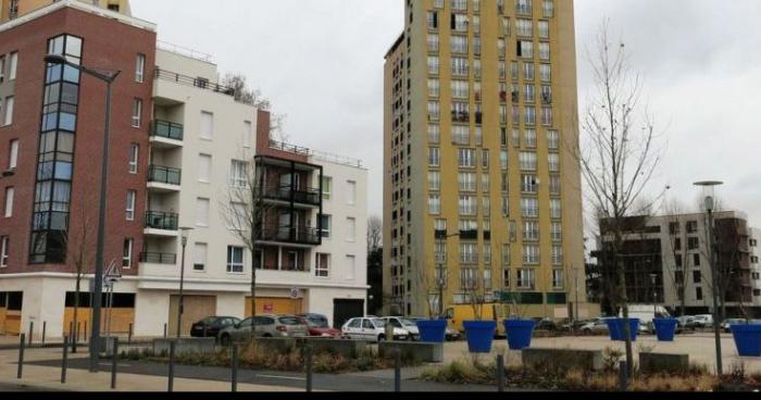 Une jeune fille d'une quinzaines d'années kidnappée au quartier de la Croix-Blanche à Vigneux sur Seine.