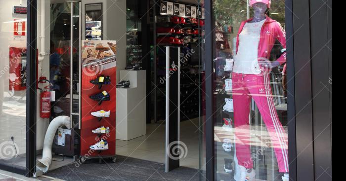 Vol dans un magasin “ FootLocker „ à Charleroi.