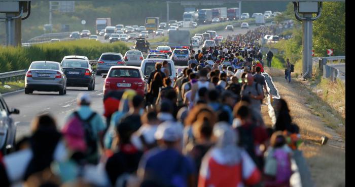 Un jeune couple de Berzée on décidé d'accueillir des migrants chez eux.