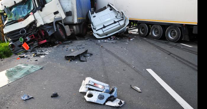 Accident de voiture d'une jeune fille de 3eme du college du centre