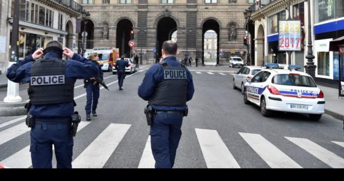 [PARIS] 4 CRS ABBATUS RUE DE RIVOLI