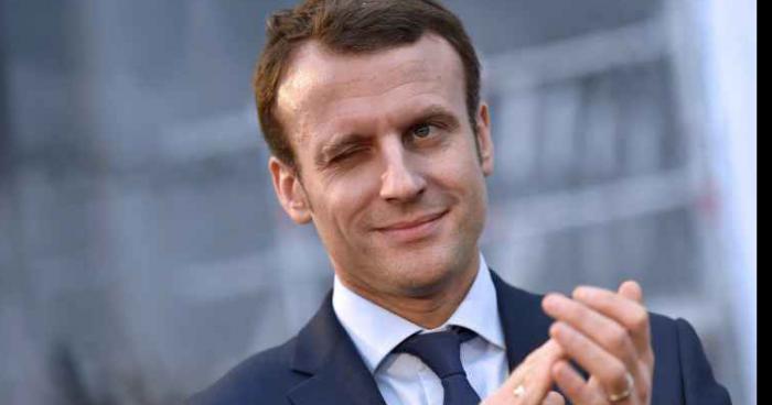 Macron Supris dans une boite Gay avec hollande  à Sarcelle !