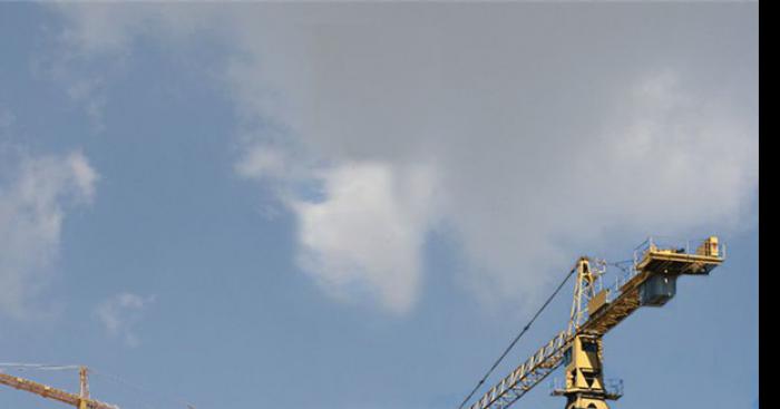 La Tour Eiffel va bientôt être démoli.