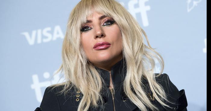 LADY GAGA : UN DE SES FAN SURPREND UNE ASSEMBLEE EN HURLANT LE TITRE D'UNE DE SES CHANSONS