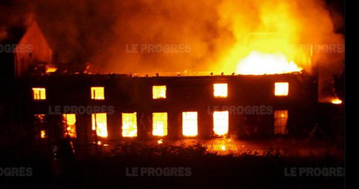 Le collège du fenouillet prend feu