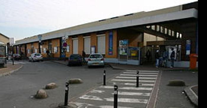 Deux délinquant fou la terreur a la gare de Melun (77)