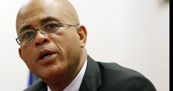 Michel Martelly remet Demisyonl