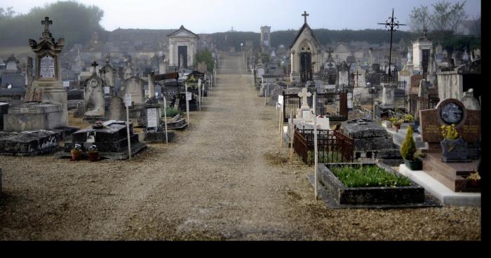 (Dour) Un tueur enterre vivant des enfants dans un cimetière