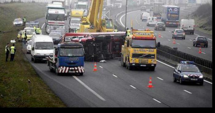 Un camion se renverse sur l'A7 à hauteur de Montélimar ce mercredi matin