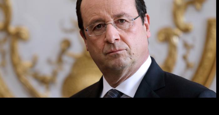 Hollande, arrêté et menotté