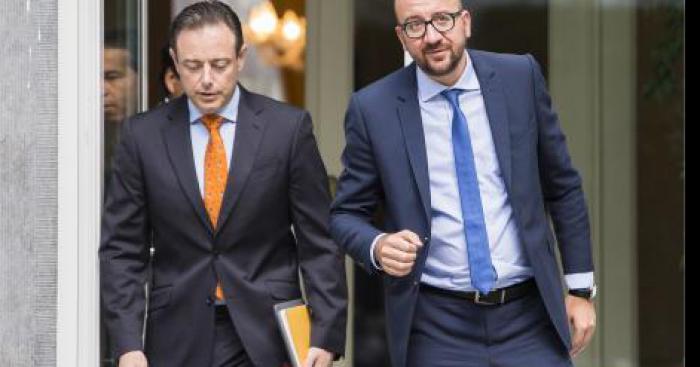 Charles Michel s'excuse auprès des wallons et de son parti, j'étais sous son emprise.......