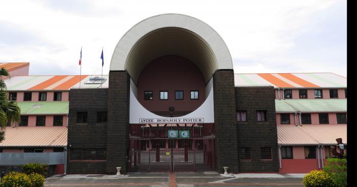 Du paranormal dans le lycée Bois Joly potier ?