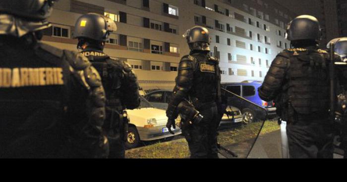 Un policier  lyncher de sang froid par des  jeunes du quartier La Gautiere