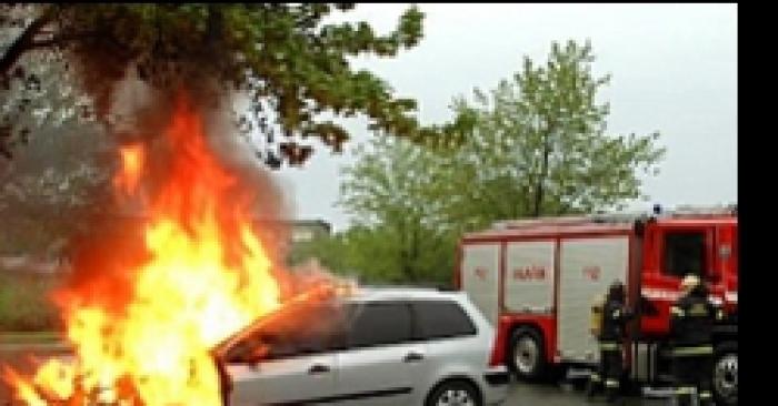 Une Voiture a pri feu