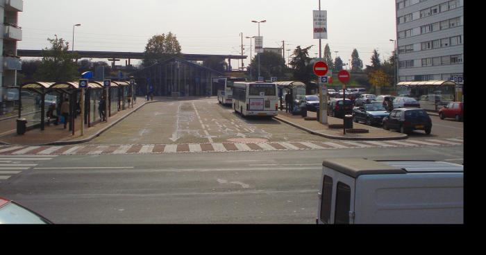 Les Mureaux une bagarre éclate a la gare