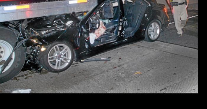 Mimie Mathy perd la vie dans un accident de voiture.