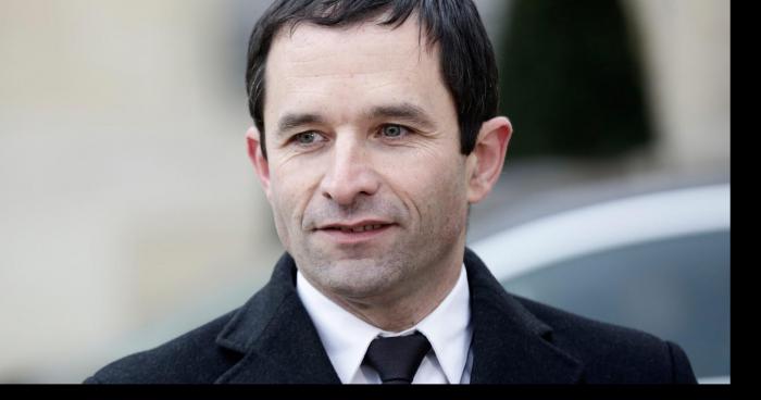 Hamon jette l'éponge et rejoint le camp Mélenchon.