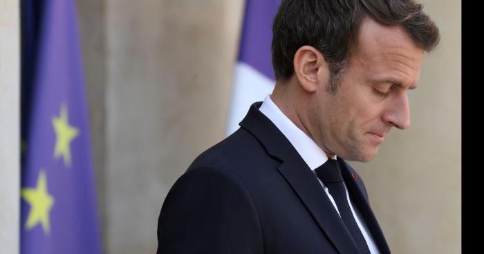 E.Macron annonce publiquement être transsexuel