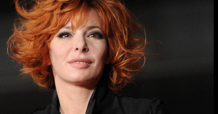 Le lifting de Mylène Farmer lâche en plein concert. 19 morts.