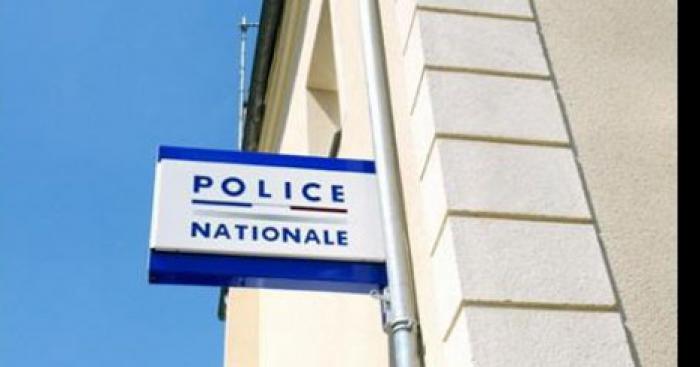 Pokemon Go, il pense avoir attrappé un pokémon à la main dans un commiséria de police la où il était en garde a vue