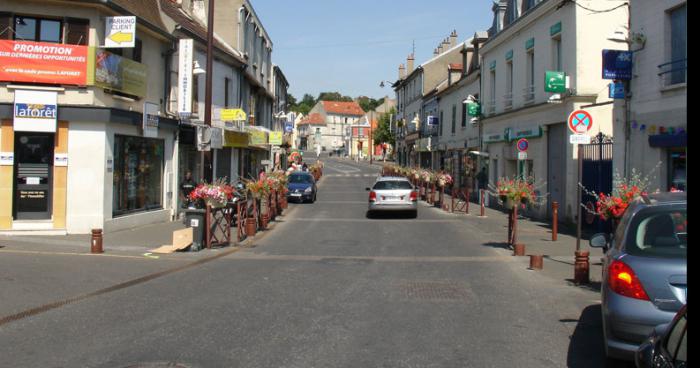 Sarcelles village : des clowns rodent.