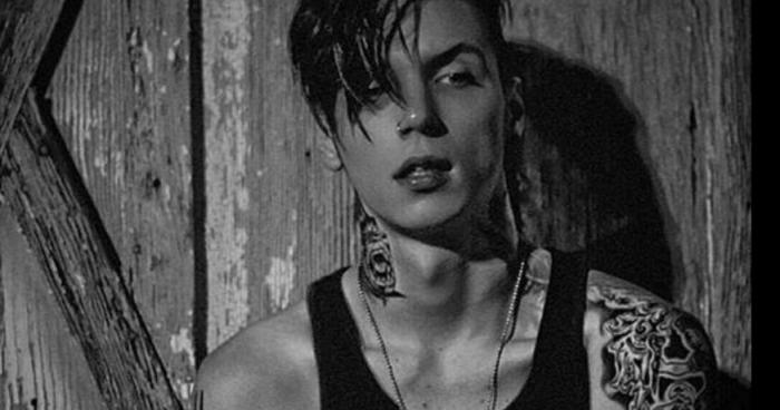 Andy Biersack, le chanteur du groupe de métal 