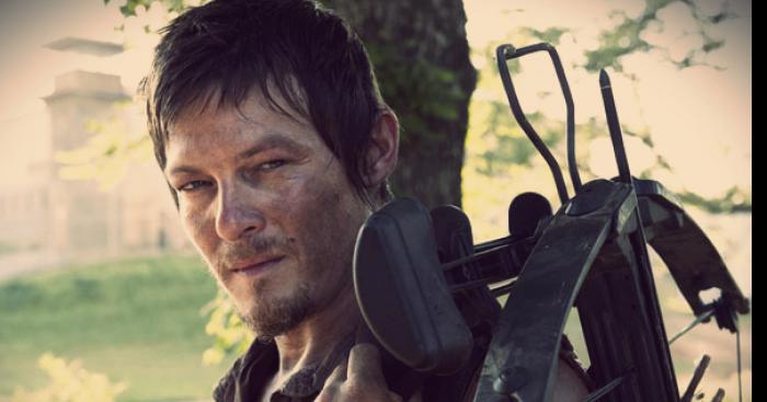 Norman Reedus, acteur de la populaire serie télé THE WALKING DEAD, avoue son amour a Julie Mandeville.