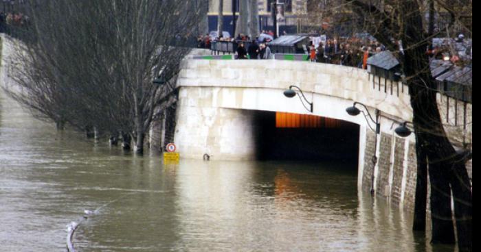 Deux fois plus d'hydrogène que d'oxygène dans l'eau de la Seine selon la Mairie de Paris