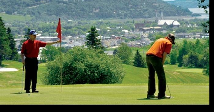 Dernière année pour le club de golf et de curling de Ville de la Baie !