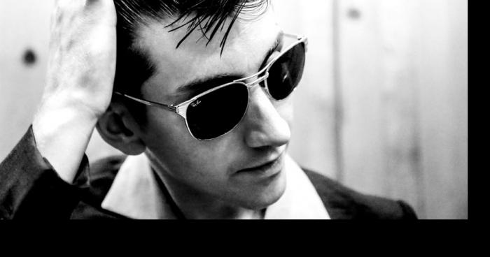 Flash info: Alex Turner est mort.