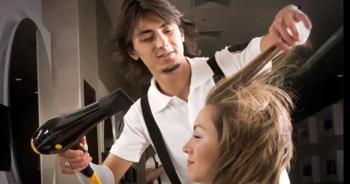 Un coiffeur aubagnais coupe...des oreilles !