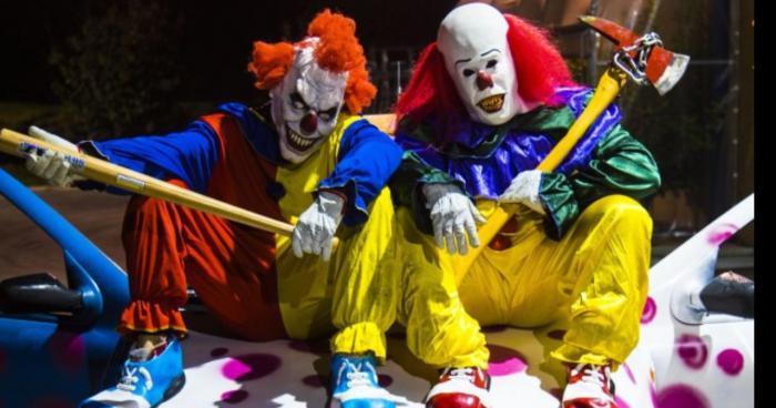 Les Clowns Arrivent Dans Champagne