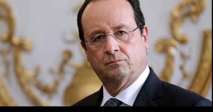 Président français François hollande capturée par des terroristes .