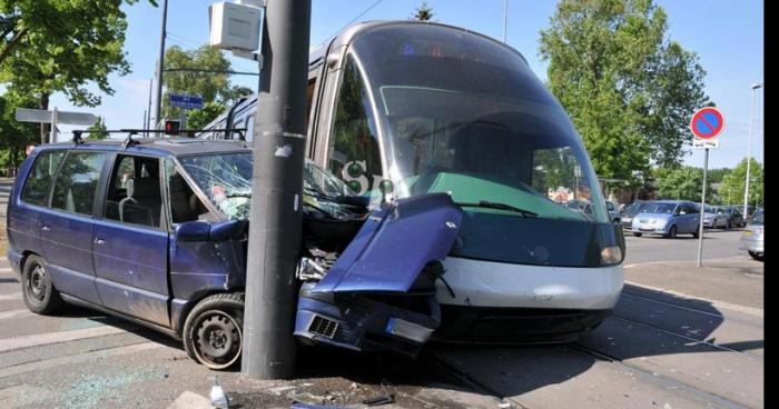 Un technicien free prend le tram pour rentrer de soirée et ça se finit sur l'autoroute