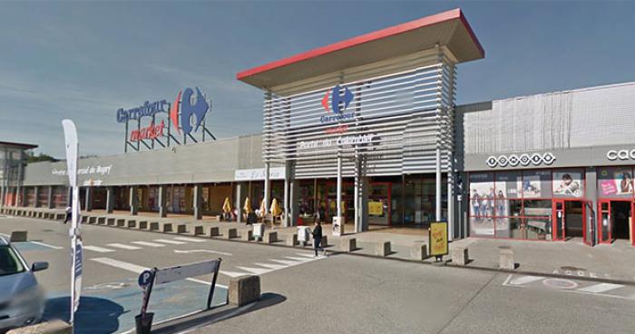 Belley : Le centre commercial Carrefour Market incendié