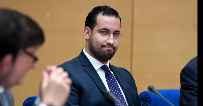 Alexandre Benalla déclare avoir perdu les codes nucléaires et une carte d'accès à l'Élysée